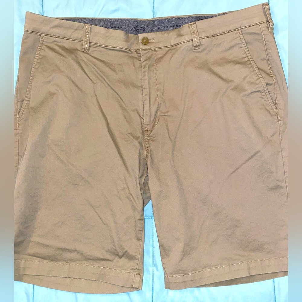 Greg Norman Golf Shorts Size 40 Beige